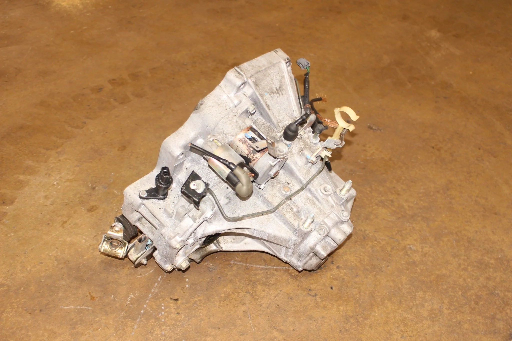 1992-2000 Honda Civic Manual JDM Transmission 1.6L D16A - Image 8