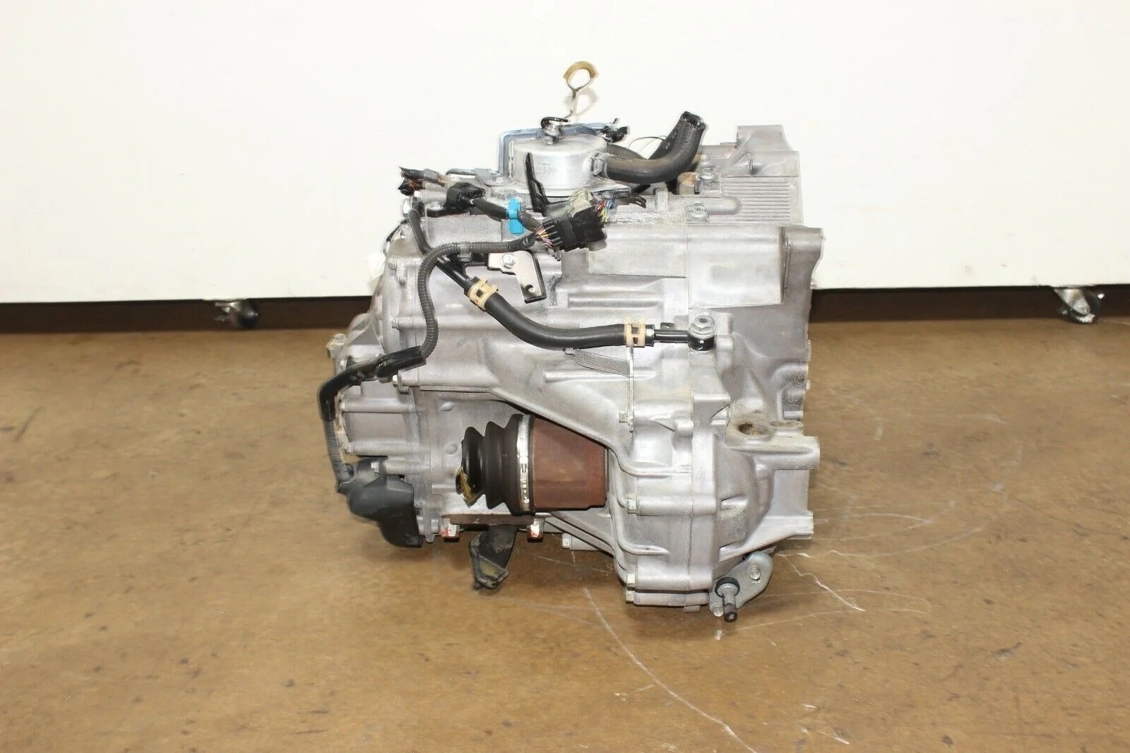 2004-2006 Acura TL Automatic JDM Transmission 5 Speed  3.2L V6 J32A - Image 8
